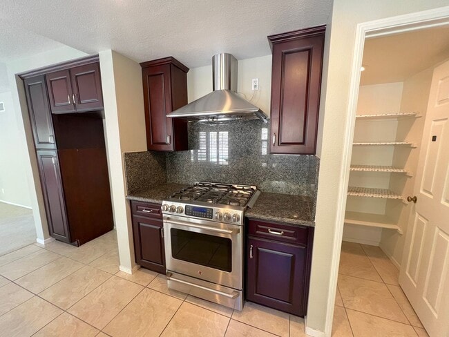 Building Photo - Large 4 bedroom home now available in Walnut