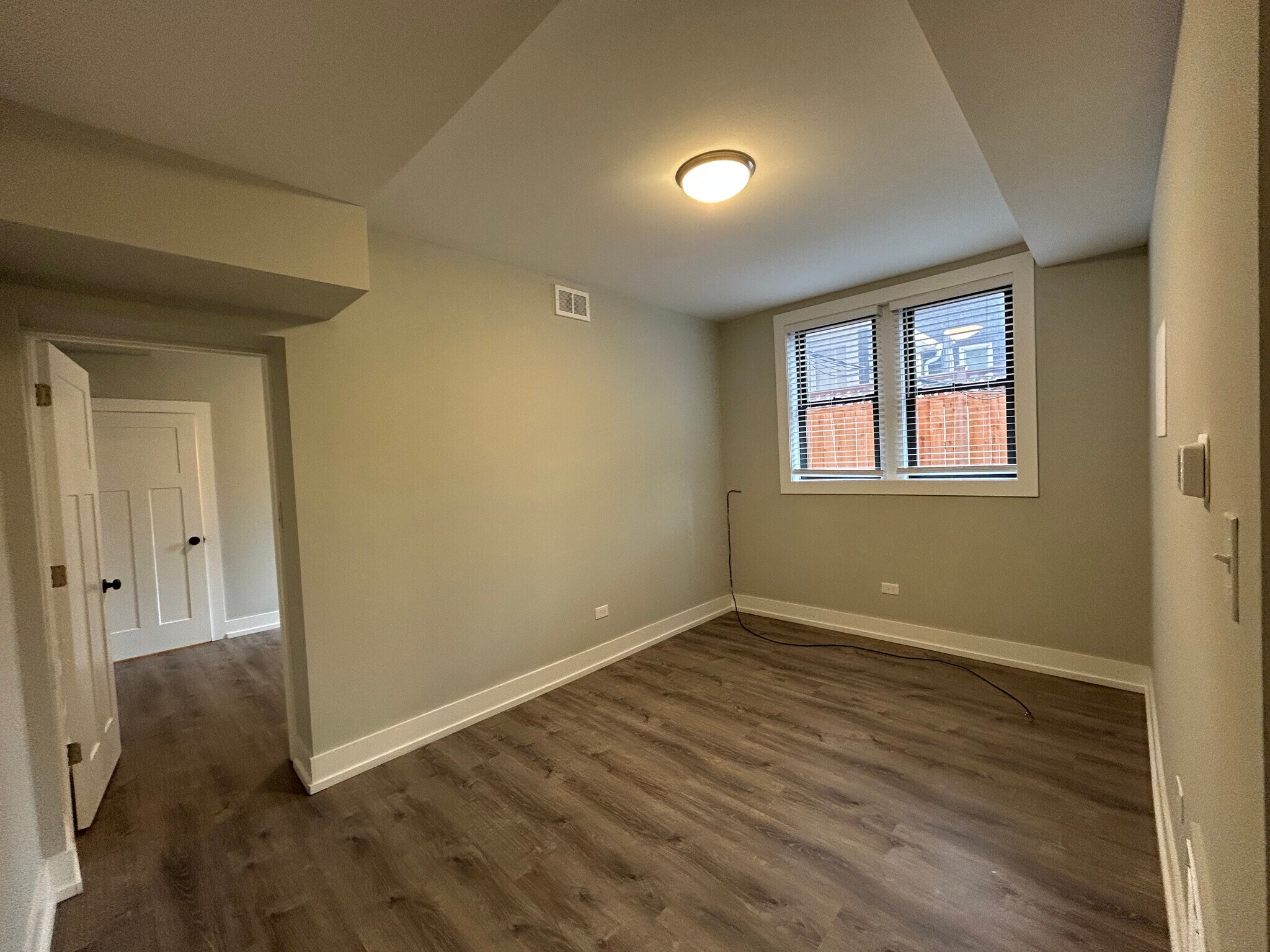 Building Photo - 1128 Maple Ave