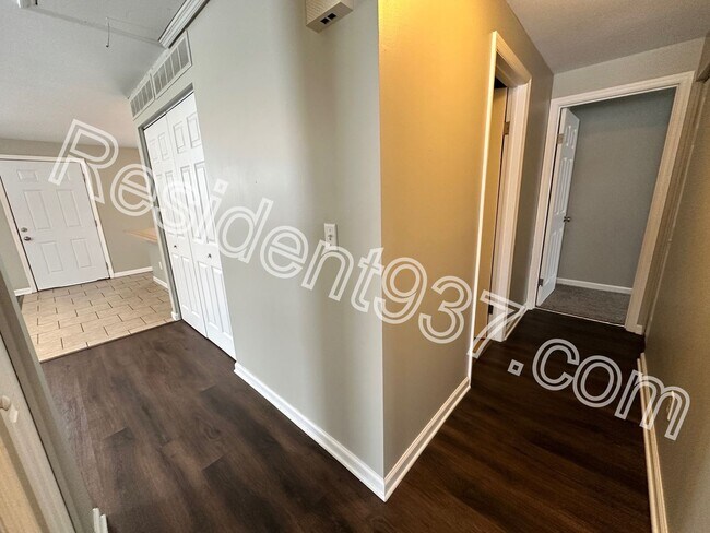 Building Photo - 3 Bed 1 Bath