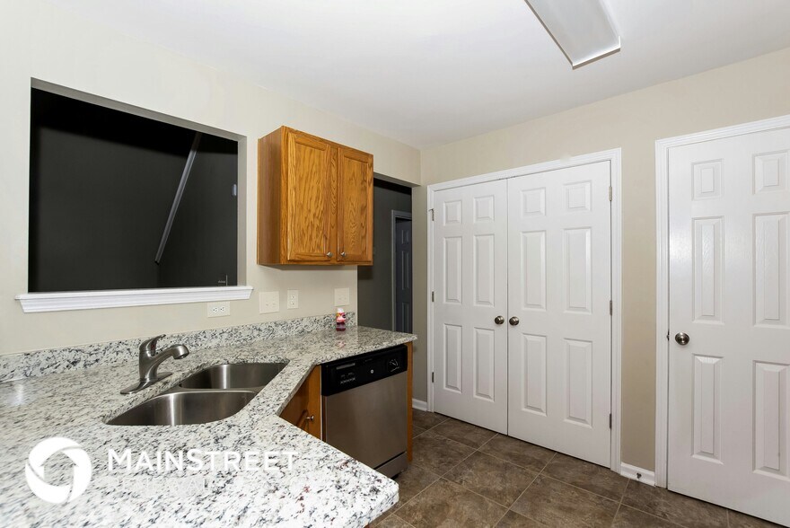 Building Photo - 7929 Bristle Ln