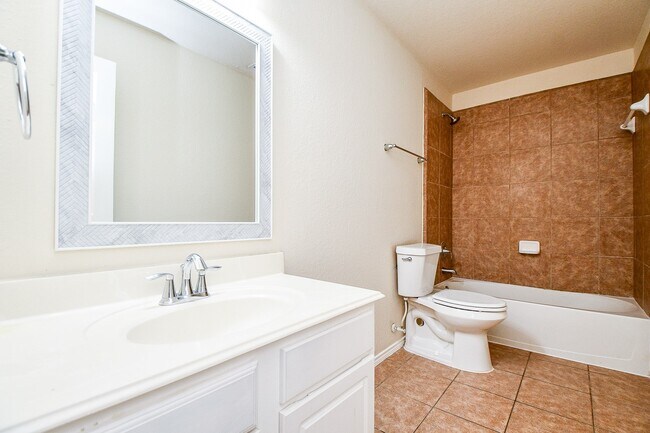 Building Photo - 5327 Stonegate Dr