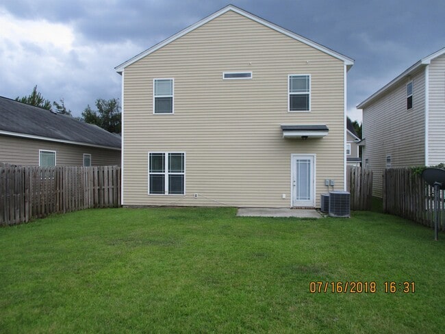 Building Photo - 159 Chapel Lake S