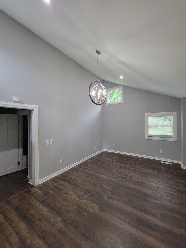 Building Photo - 1016 Pecan Ave