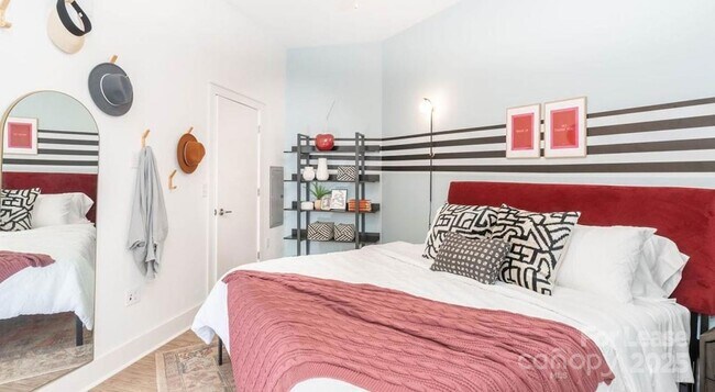 Building Photo - 650 E Brooklyn Vlg Ave