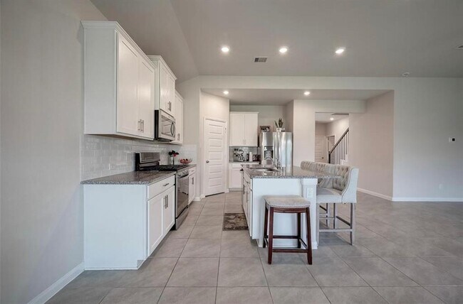 Building Photo - 1123 Vine House Dr