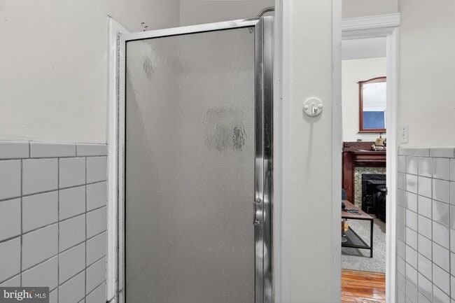 Building Photo - 4011 Pine St