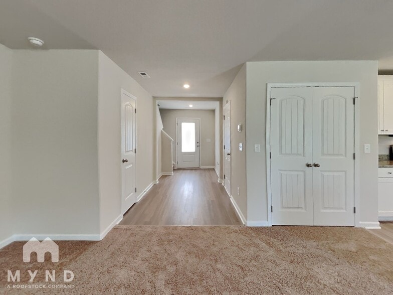Building Photo - 282 Royal Mdw Dr