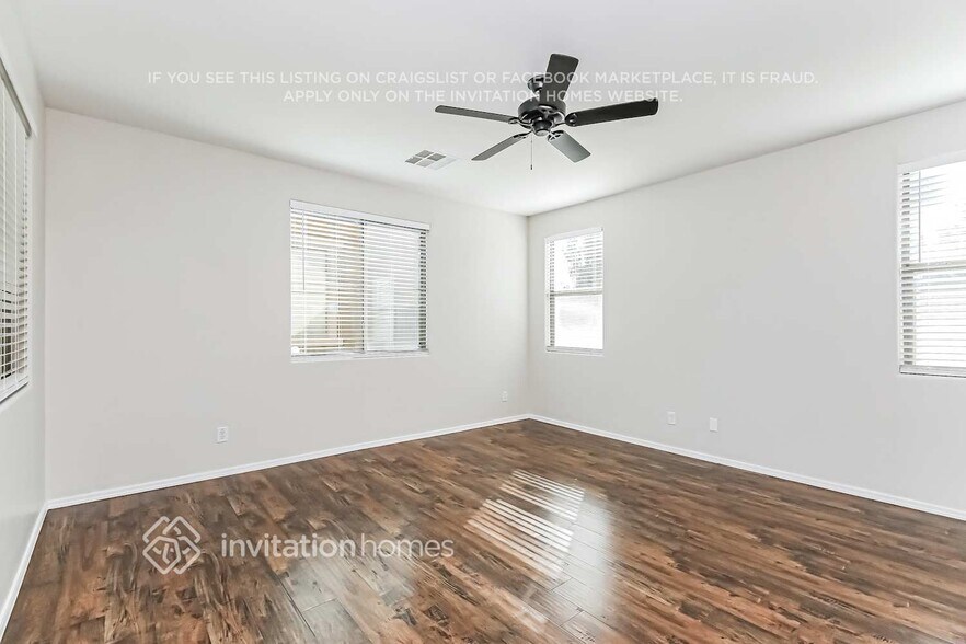 Building Photo - 3771 E Santa Fe Ln
