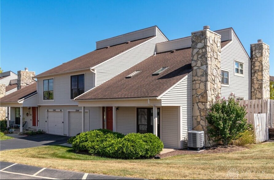 Building Photo - 2344 Fieldstone Cir