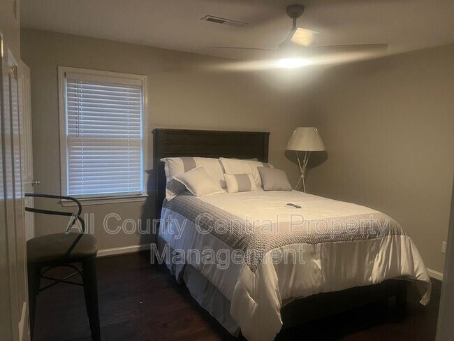 Building Photo - 6257 Canterbury Rd