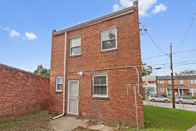 Building Photo - 2915 Oakford Ave