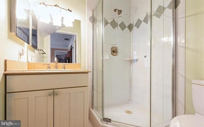 Building Photo - 10418 Willow Crest Ct