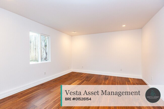 Building Photo - Bright 2BR + Office Single-Family Home wit...