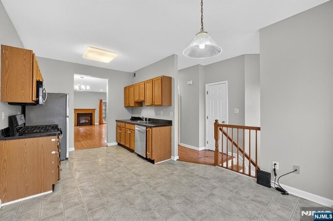 Building Photo - 535 Coventry Dr