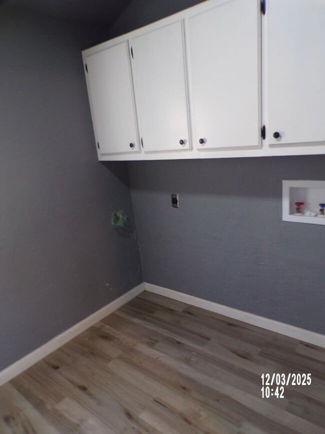 Building Photo - Great re-do