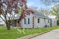 Building Photo - Charming 3BR 2BA home