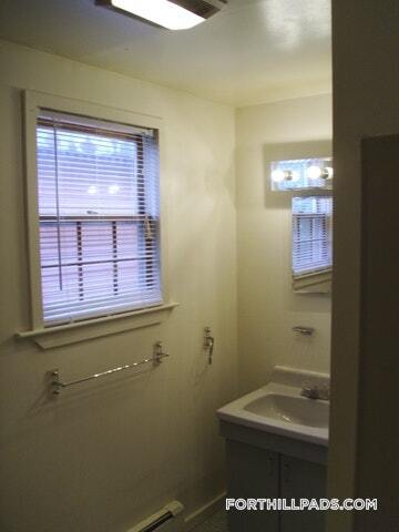 Building Photo - 44 Vale St