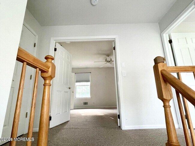 Building Photo - 21 Evergreen Dr