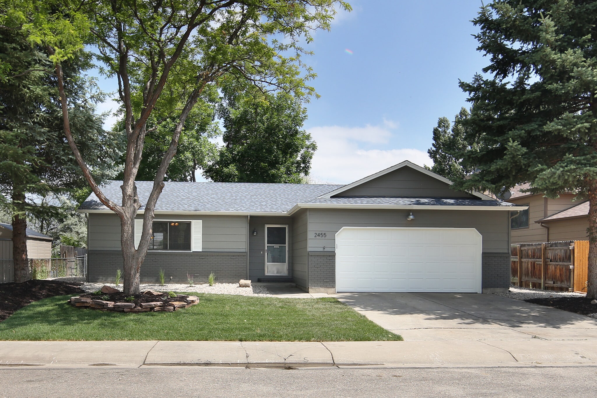 Building Photo - 2455 Sunstone Drive