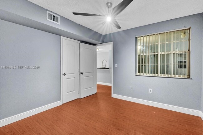 Building Photo - 2810 N Oakland Forest Dr