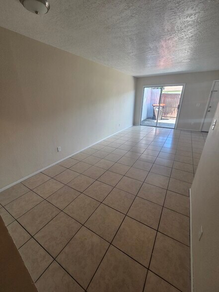 Building Photo - 5085 SE 31st St