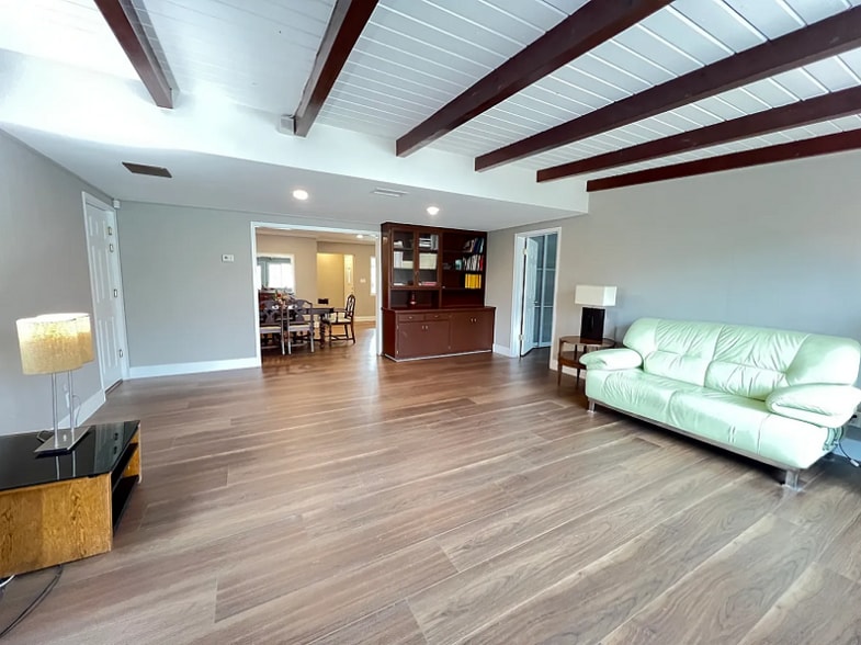 Building Photo - 139 E Dexter St