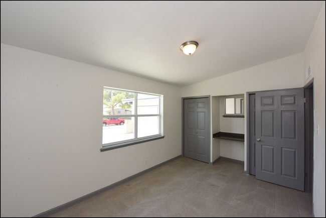 Building Photo - 10169 Dunbarton Dr