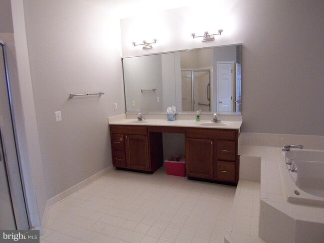 Building Photo - 12271 Harbor Town Cir