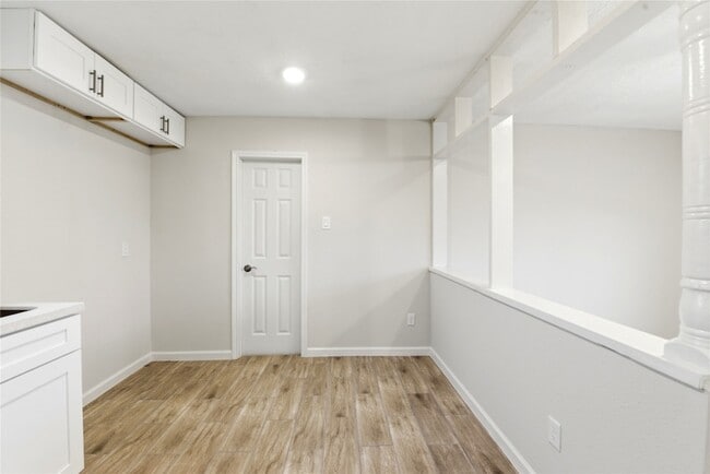 Building Photo - 7010 Brownsville St