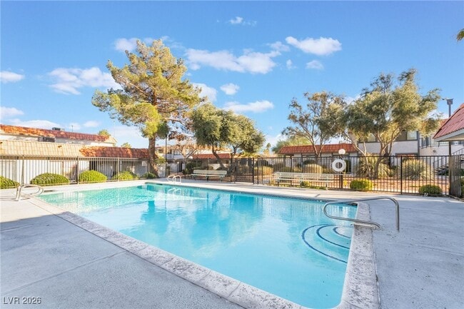 Building Photo - 1024 Willow Tree Dr