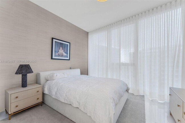 Building Photo - 300 Biscayne Blvd Way