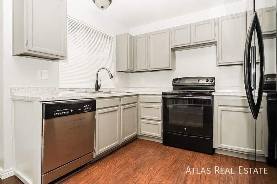 Building Photo - 19779 E Dartmouth Ave