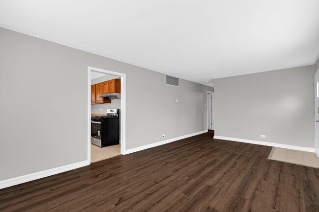 Building Photo - 304 Seneca St