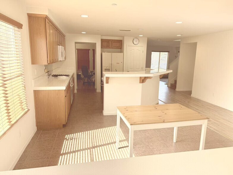 Building Photo - 2768 Garrett Pl