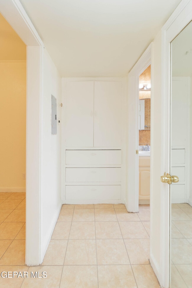 Building Photo - 1210 N Florence St