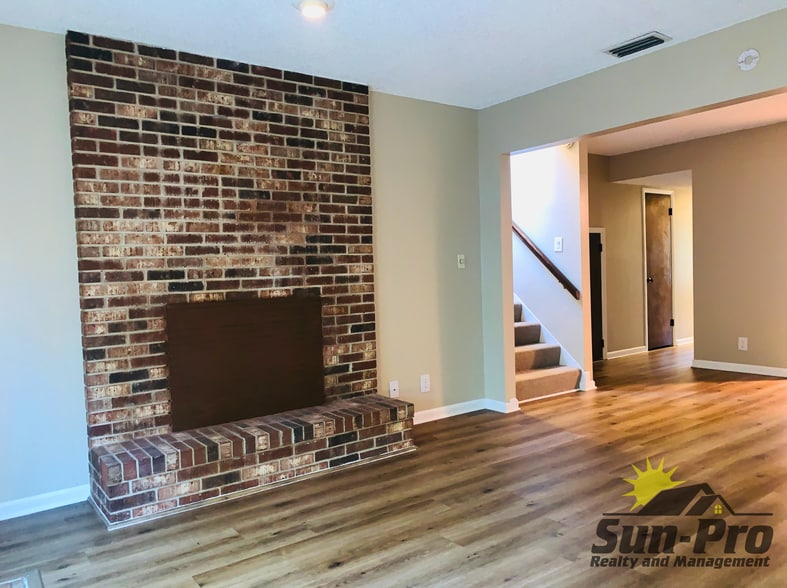 Building Photo - 136 Pine Cone Trl