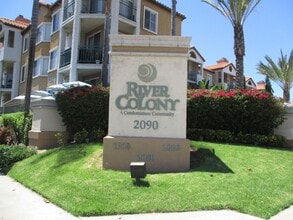 Building Photo - Desirable River Colony 2 Bedroom 2 Bath 3rd Floor Condo