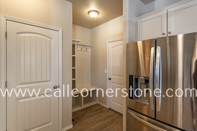 Building Photo - 6698 Lucky Star Ln