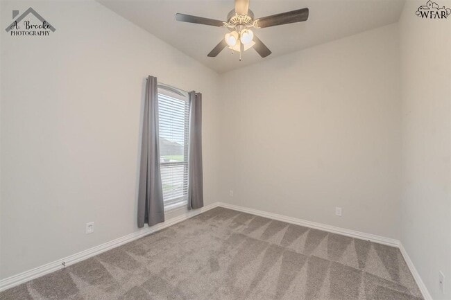 Building Photo - 4938 Spring Hill Dr