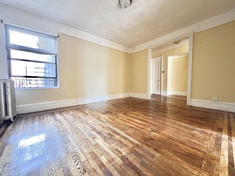 Building Photo - 357 E 163rd St