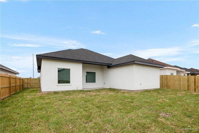 Building Photo - 17 N Revolution St