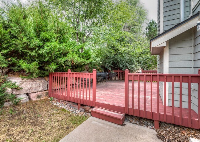 Building Photo - Spacious 5 Bedroom in D20 centrally located