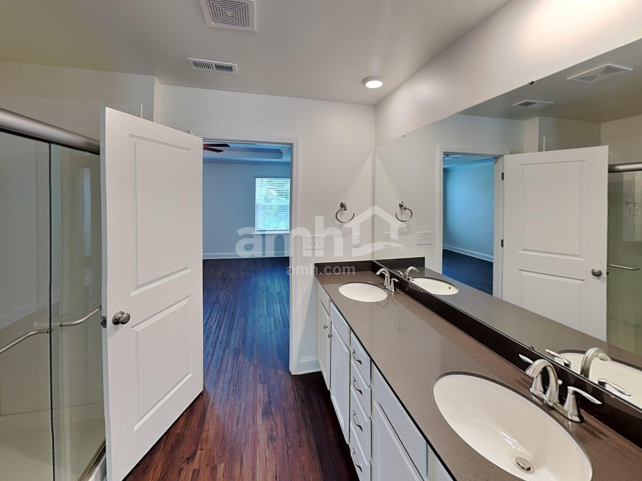Building Photo - 544 Rivermist Dr