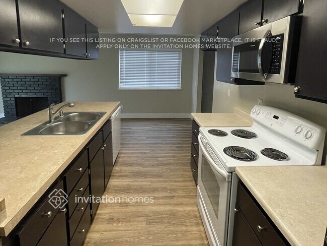 Building Photo - 8481 Cortadera Dr