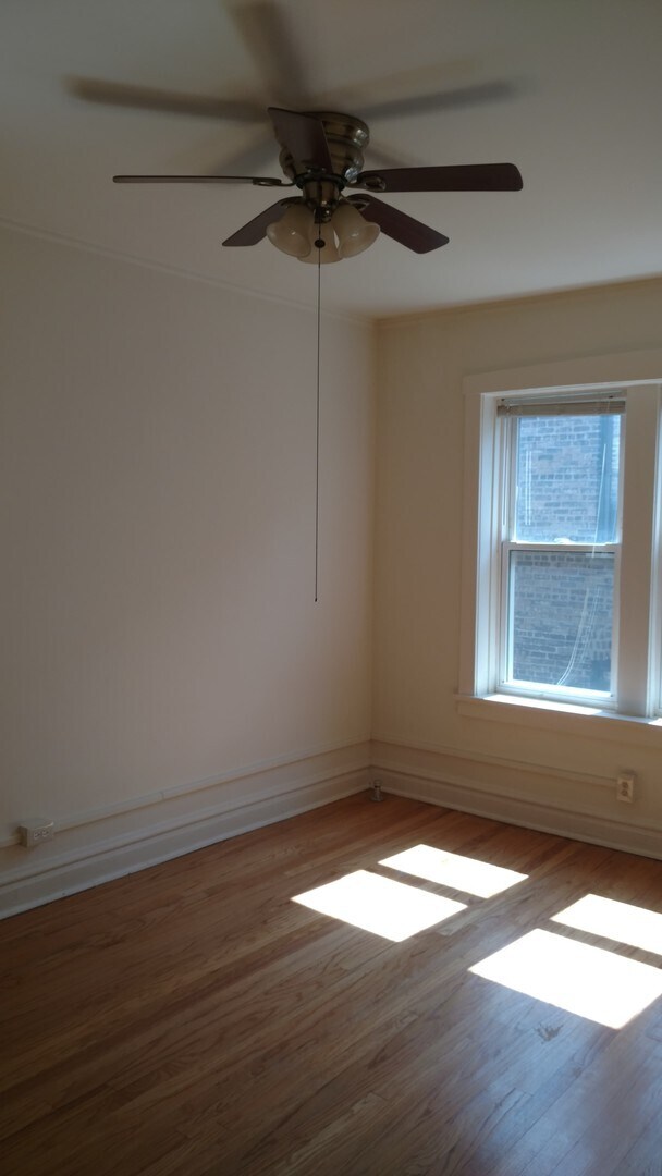 Building Photo - Sunny Horner Park Beauty! Lincoln Square West