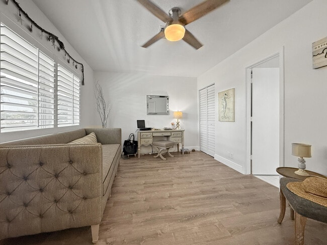 Building Photo - 1021 Flame Vine Ave