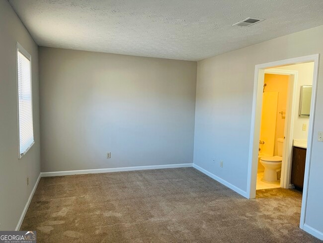 Building Photo - 1522 Paces Ferry N Dr SE