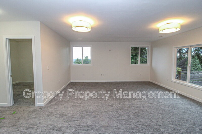 Building Photo - 19547 53rd Ave NE