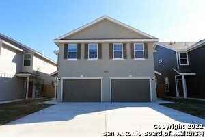 Building Photo - 10310 Lynwood Vlg