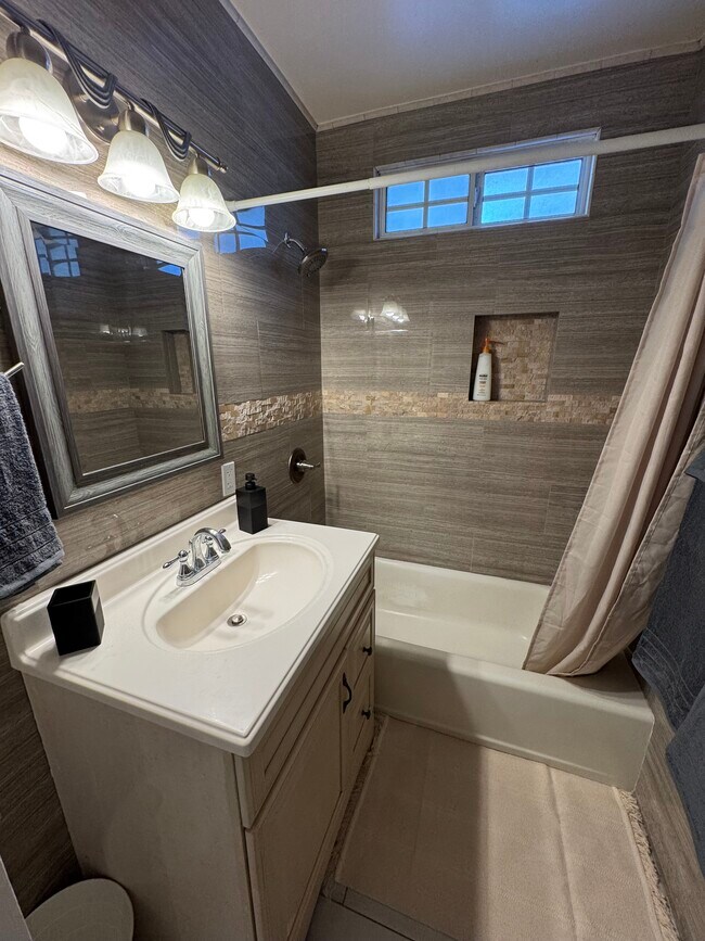 Building Photo - 3935 Inglewood Blvd